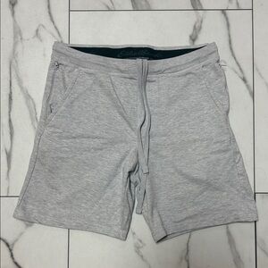 Eddie Bauer Light Gray Athletic Men's Shorts Size Medium